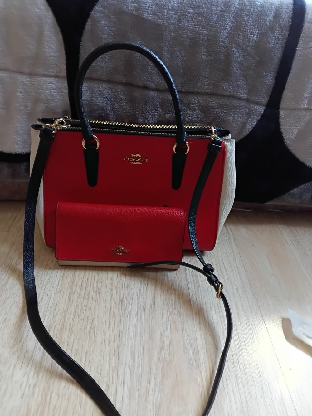 Coach Red and White Leather Satchel with Matching Wallet - Picture 6 of 16